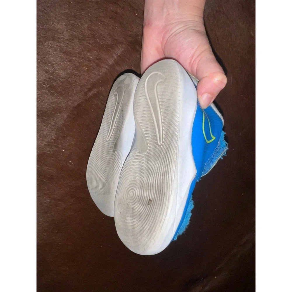 Nike fast and furry shoes 8c (USED)